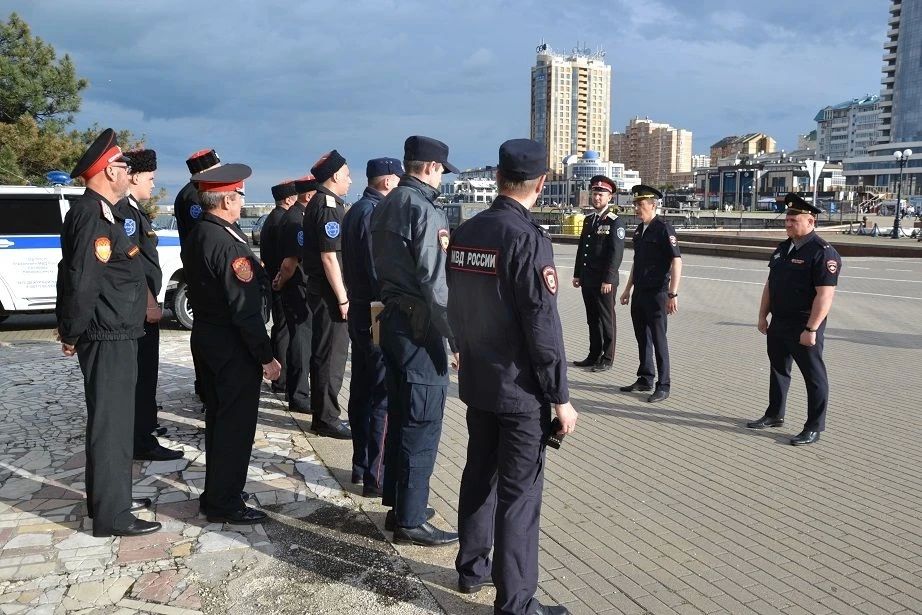 Казаки Новороссийского РКО вышли на патрулирование набережной города-героя