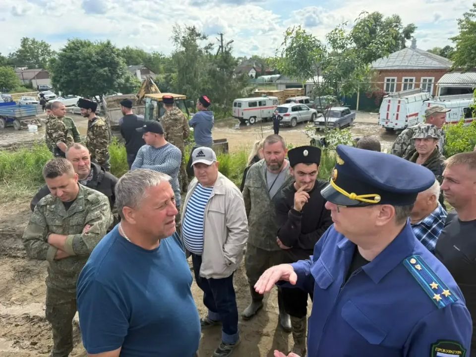 Крымским межрайонным прокурором поставлена на личный контроль обстановка в связи с повышением уровня реки Кубань