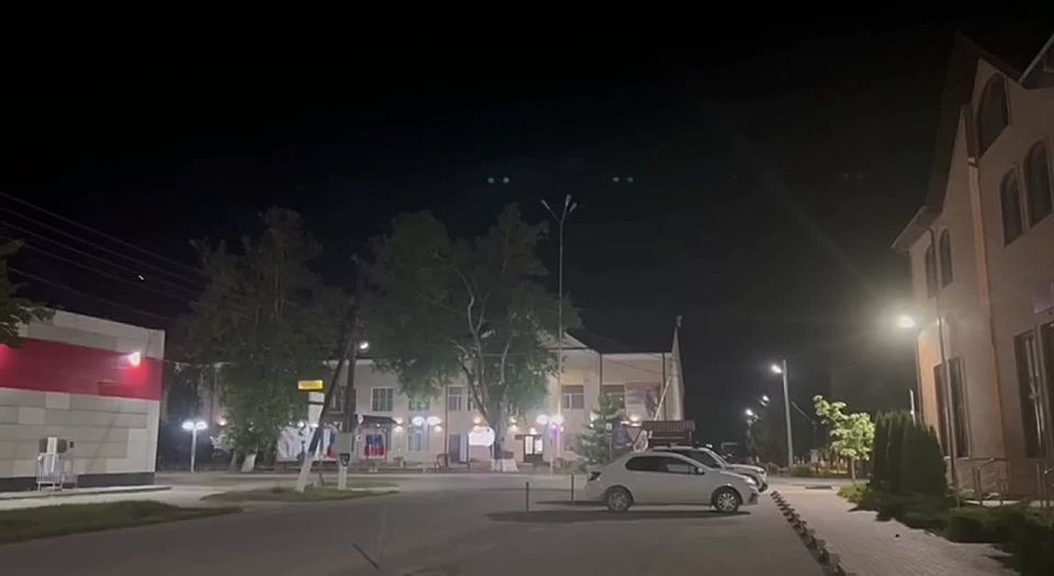 В станице Троицкой объявлена эвакуация, звучат сирены оповещения