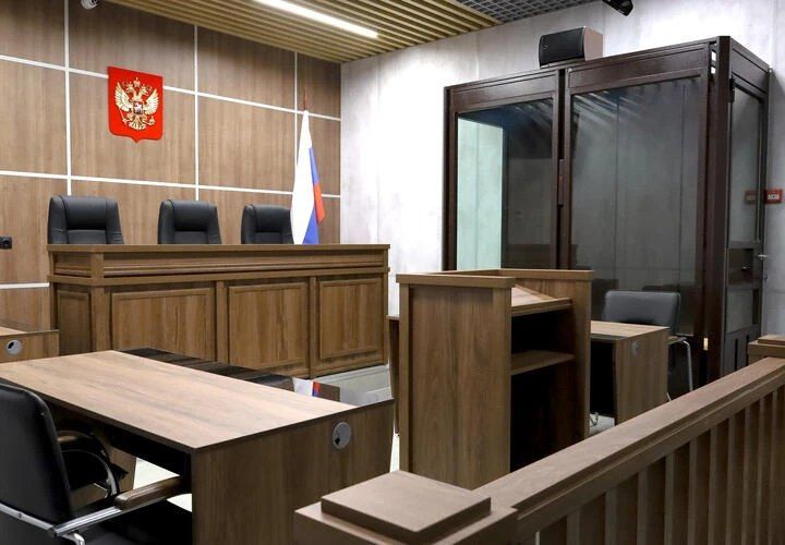 Сочинский суд заочно приговорил депутата парламента Абхазии Кана Кварчию к 10,5 годам строгого режима за нападение на россиян