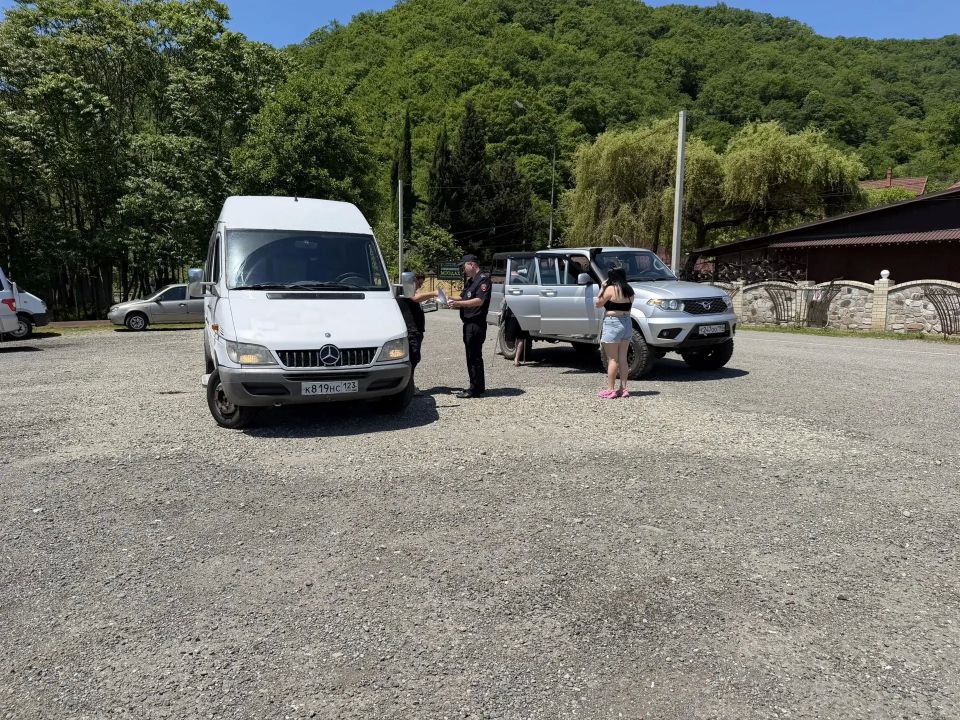 В Сочи усилен контроль перевозки пассажиров автомобилями повышенной проходимости