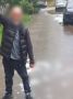 Приезжий нарисовал сметаной нацистскую символику во дворе дома в Тихорецке