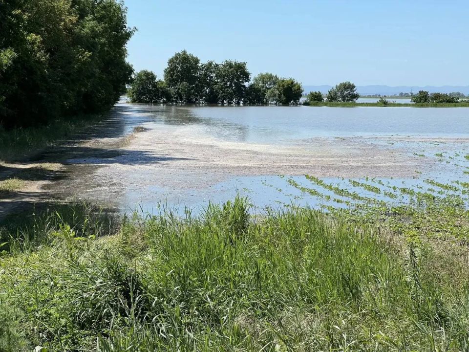 Под водой в Крымском районе находятся 3,5 тыс