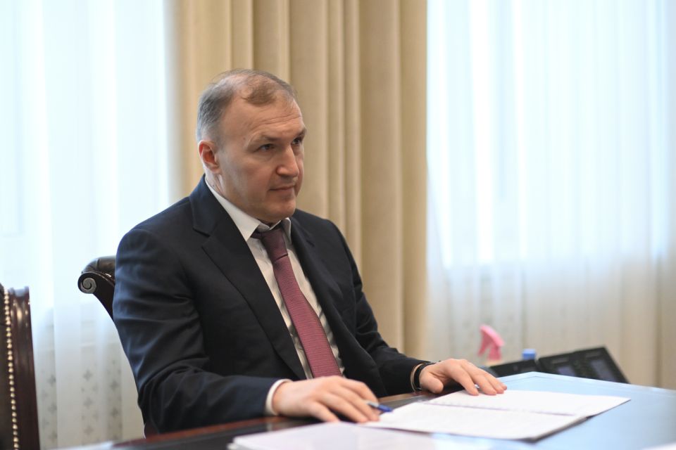 Глава Адыгеи провел встречу с представителями МИД РФ