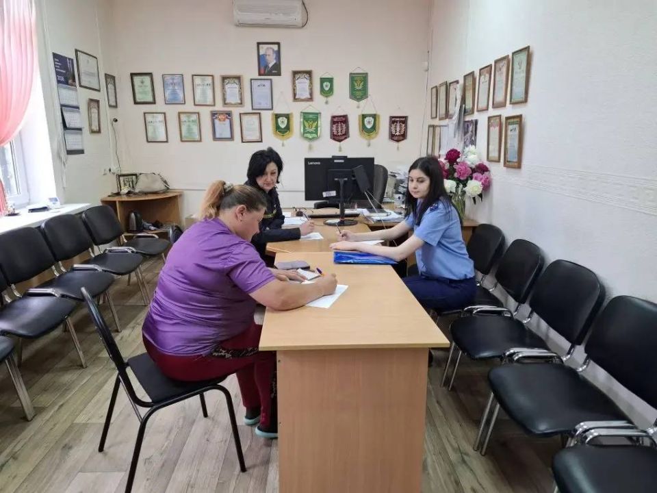 Прокуратурой Гулькевичского района совместно с руководством районного отдела судебных приставов проведен тематический прием граждан