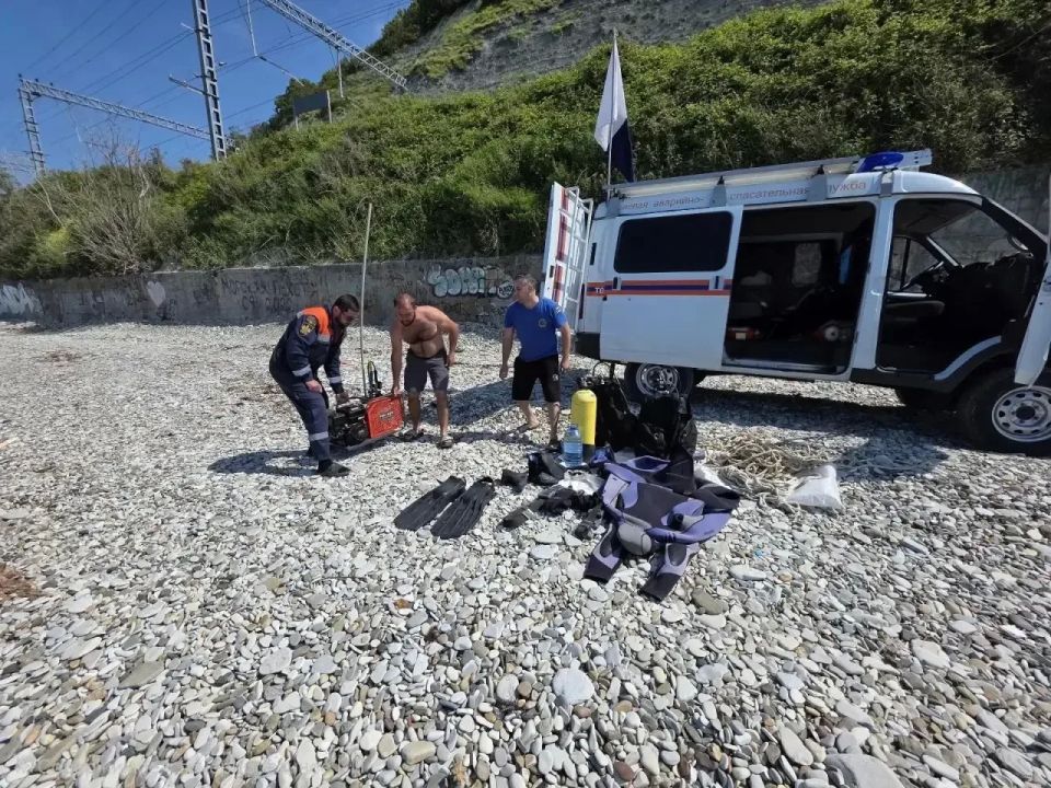 Краевые спасатели провели водолазное обследование акватории в поселке Дедеркой Туапсинского округа