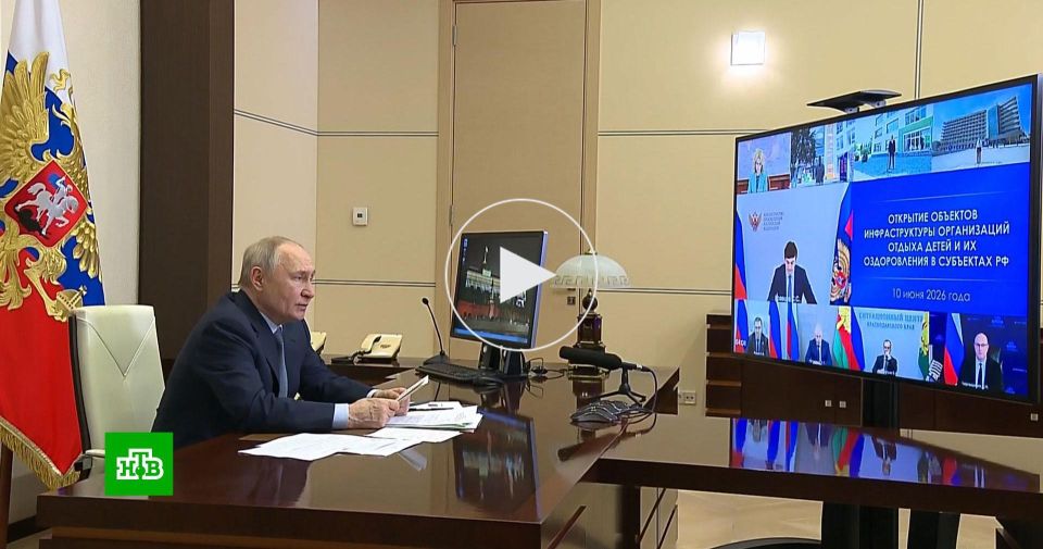 Путин поручил спецслужбам защитить детские лагеря