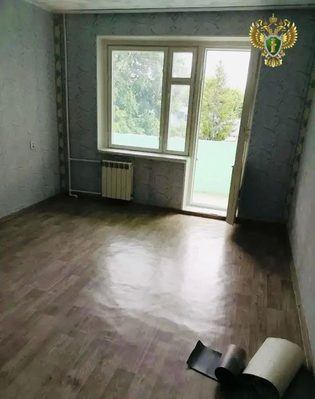 В Щербиновском районе после вмешательства прокуратуры в квартирах, предназначенных детям-сиротам, ведутся ремонтные работы