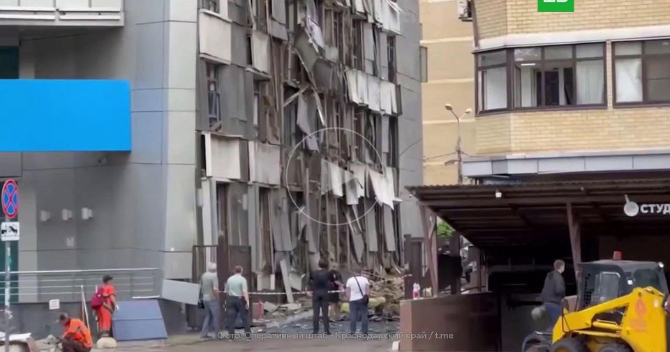 Опубликованы кадры последствий атаки БПЛА в Краснодаре