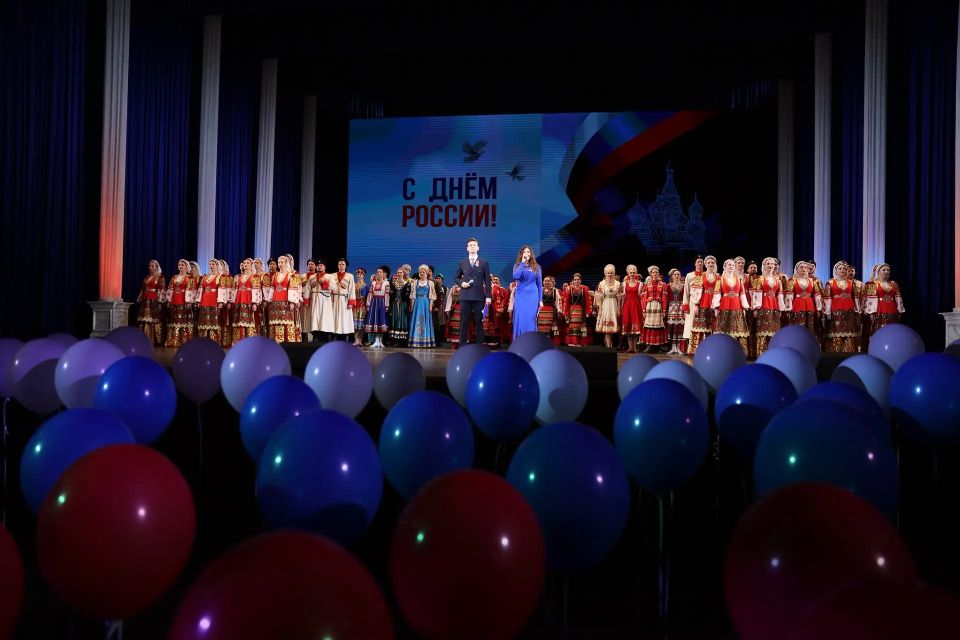 Евгений Наумов: В День России на торжественном краевом собрании чествовали выдающихся специалистов различных отраслей, настоящих мастеров своего дела