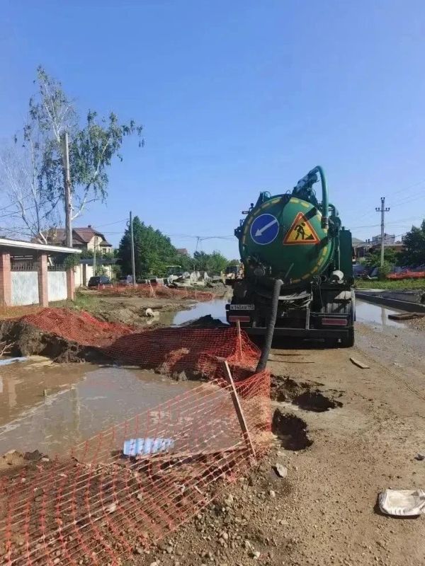 После ливня в Краснодаре откачивают воду с трёх участков