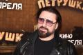 Российский актер Виктор Логинов с длинными волосами появился на фестивале «Евразия» в Сочи