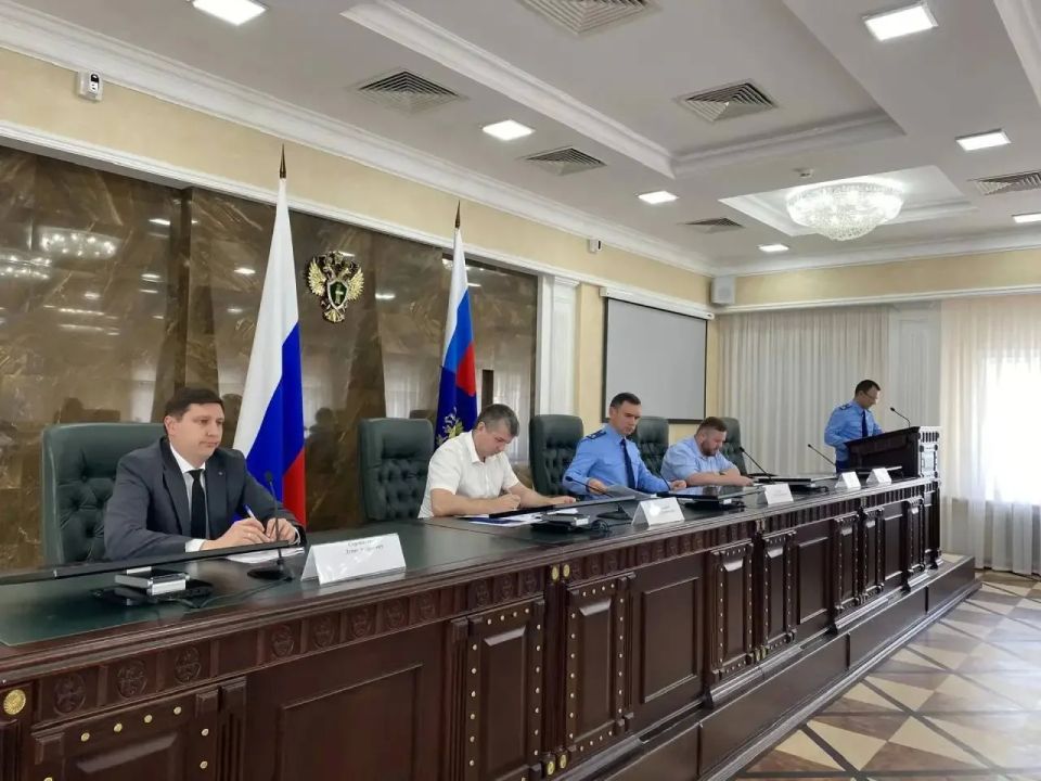 В прокуратуре края состоялось межведомственное совещание по вопросам задолженности предприятий ЖКХ за поставленные энергоресурсы