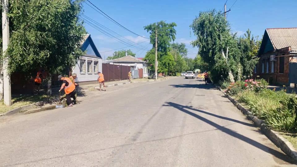 Сегодня с самого утра рабочие ООО «Экотранс» ведут работы по уборке приконтейнерных территорий, стихийных свалок, покосу травы по ул. Нижнесадовой, ул. Рабочей/9-й Береговой пер., ул. Рабочей, 109, ул. Рабочей/7-й Береговой...