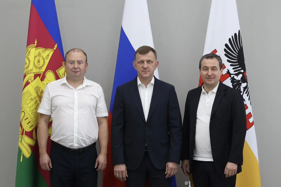 Евгений Наумов: Провёл рабочую встречу с депутатом Госдумы Дмитрием Гусевым и депутатом ЗСК Денисом Хмелевским