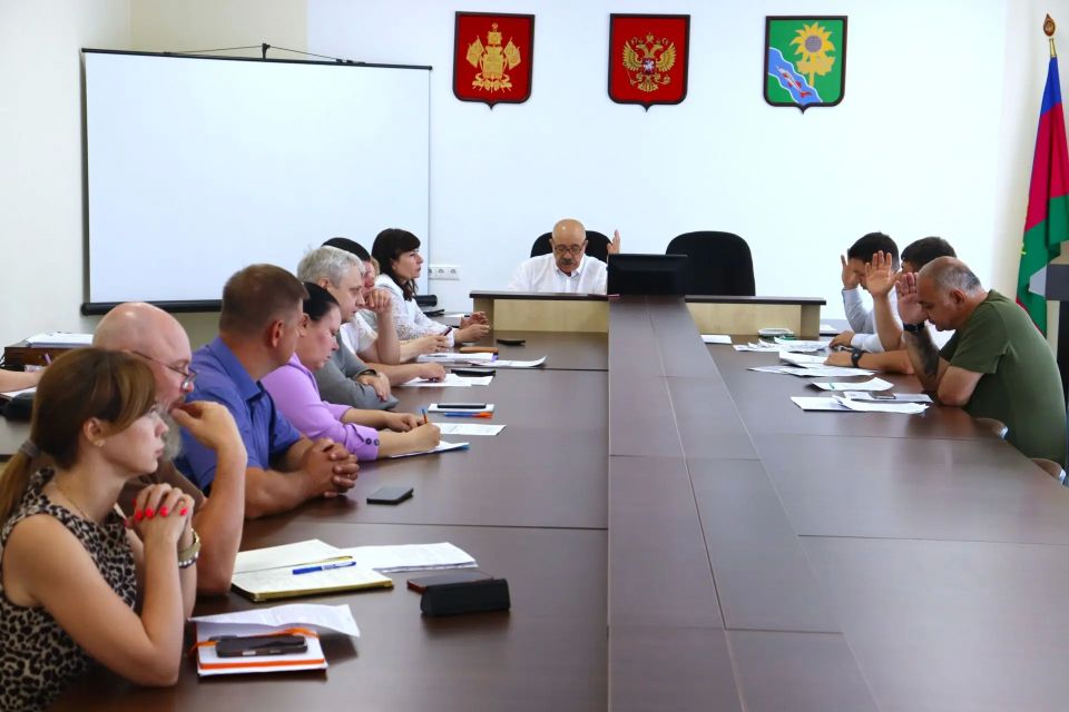 Сегодня в заседании постоянной депутатской комиссии районного Совета депутатов по вопросам строительства, ЖКХ, транспорта, связи и экологической безопасности под председательством Назима Хамаева приняли участие заместитель...