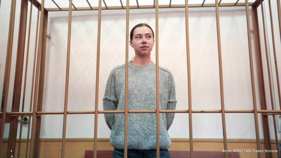 Прокурор запросил три года общего режима блогеру Александре Митрошиной по делу об отмывании денег, сообщил корреспондент РЕН ТВ из зала суда