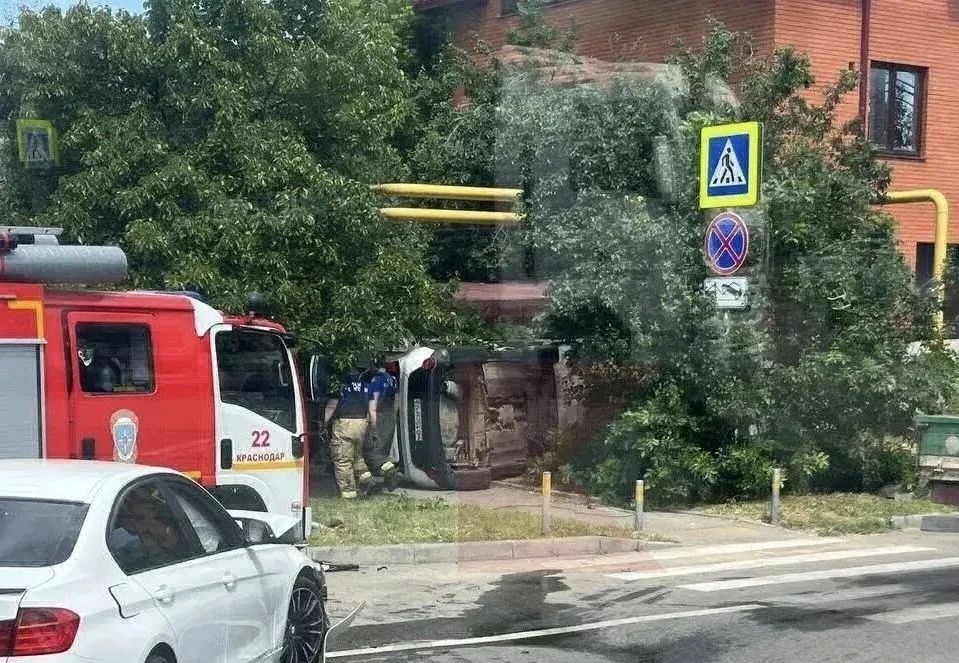 ДТП в Краснодаре: одна автоледи не уступила другой