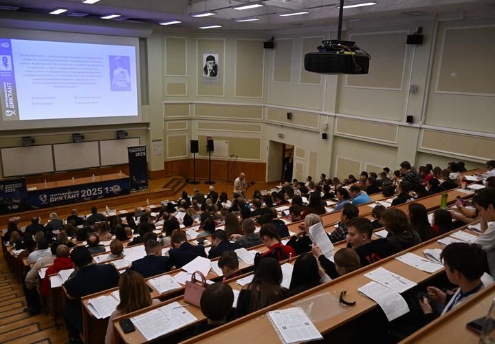 Министр образования Эстонии вызвала скандал речью на русском языке