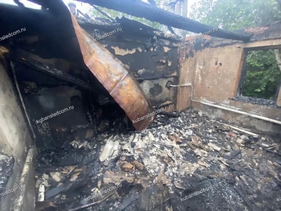 В Крыловском районе следователи выясняют обстоятельства пожара, в результате которого погиб местный житель