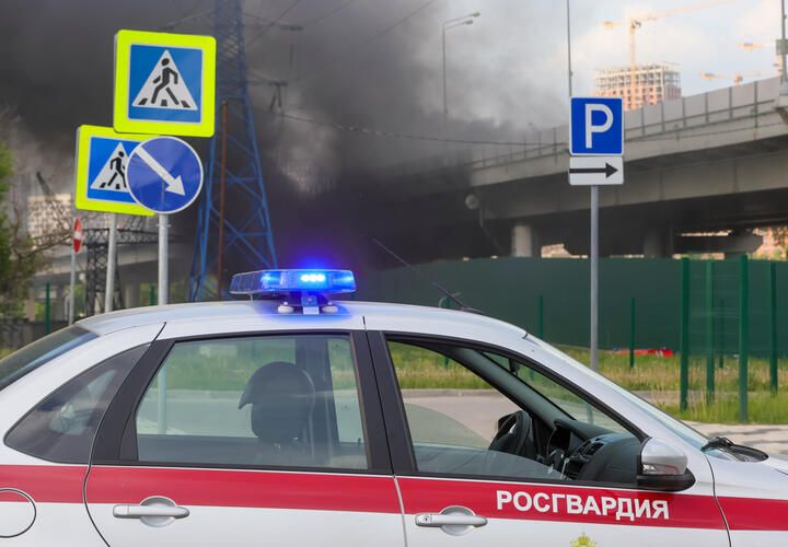 День серьёзных происшествий в Краснодарском крае: в Крымске из-за БПЛА начался пожар в частном секторе, а в Краснодаре некто устроил резню в торговом центре