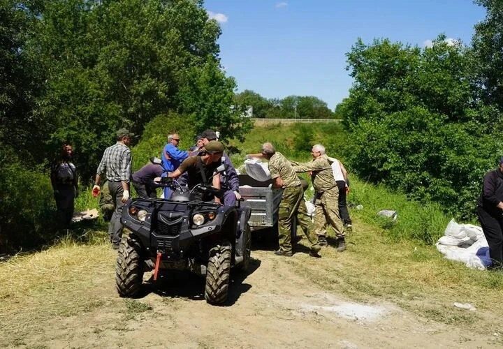 Ситуация с прорывом дамбы в Крымском районе остаётся в центре внимания краевых властей