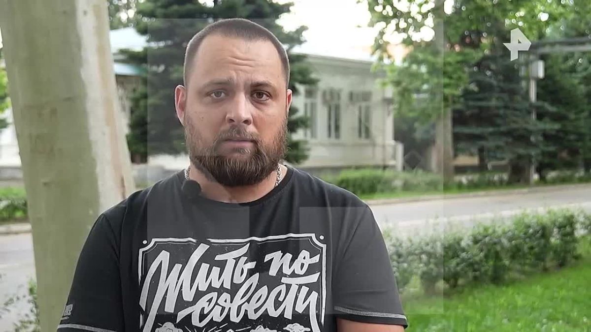 "Начал им говорить, что зашел человек с ножом": Александр Воевода, который первым задержал нападавшего на ТЦ в Краснодаре, рассказал о процессе обезвреживания злоумышленника