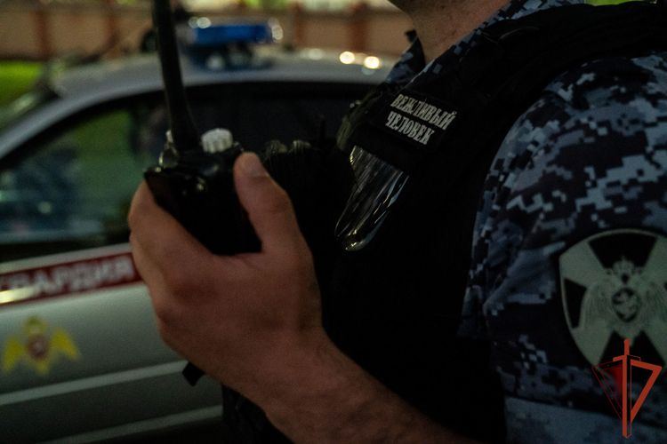 В Сочи росгвардейцы поймали предполагаемого закладчика с поличным