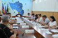 На постоянном контроле надзорных органов и муниципалитета находится вопрос соблюдения сроков выплаты заработной платы хозяйствующими субъектами Ейского района