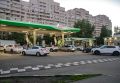 Неужели скупают бензин фурами: в Ростове спекулянты продают топливо по 140 рублей за литр с доставкой до квартиры