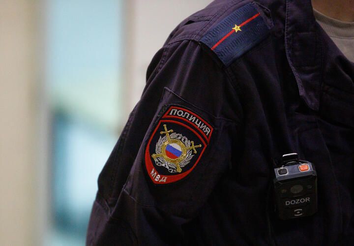 В южном городе извращенец преследует маленьких мальчиков и заманивает их к себе домой