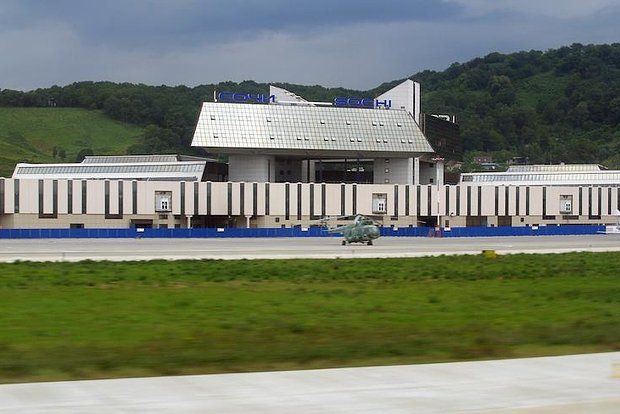 Десятки рейсов задержаны в аэропорту Сочи, некоторые перенесены на воскресение
