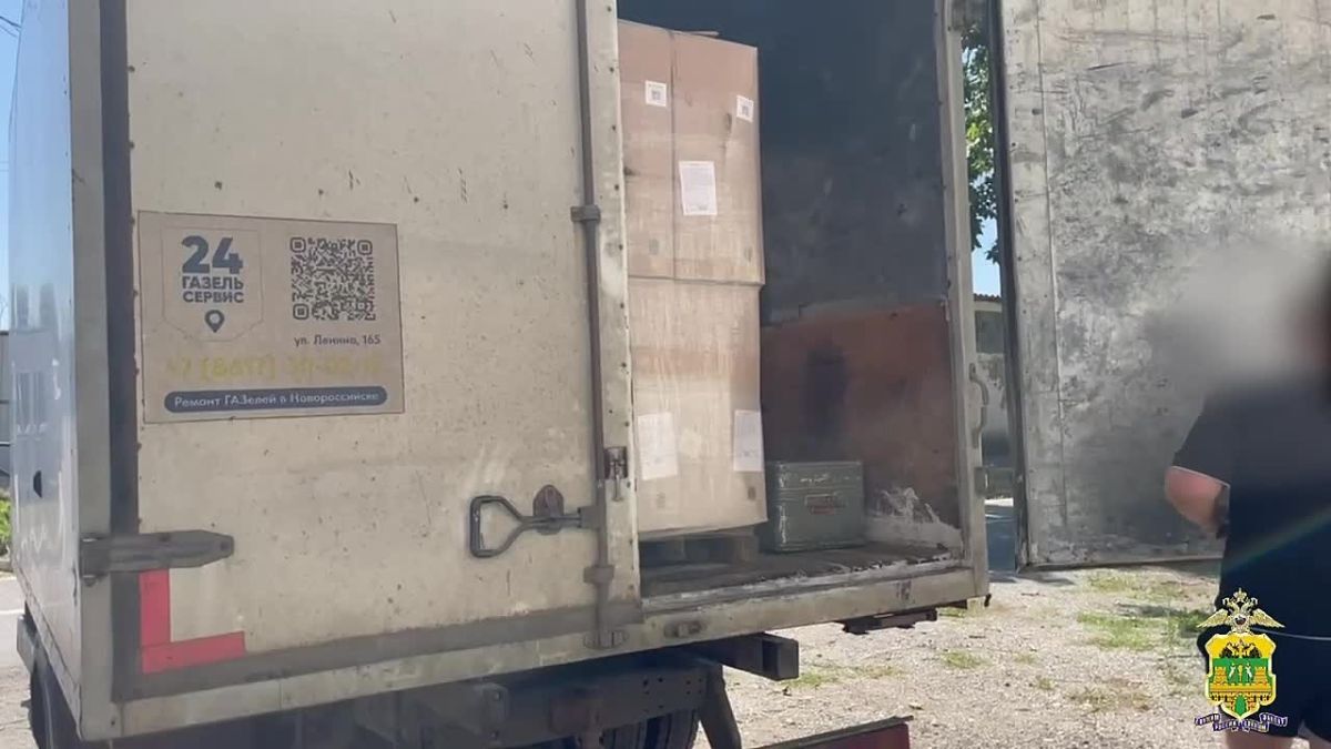 Более 4,6 тонн неучтенного пенного обнаружили полицейские в грузовике