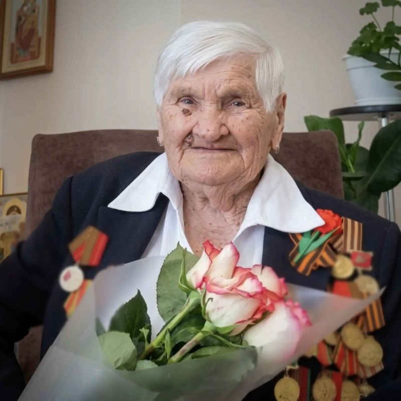 Вениамин Кондратьев поздравил со 101-летием ветерана Великой Отечественной войны из Усть-Лабинского района