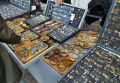В сувенирной лавке Анапы нашли экстремистские символы. Как накажут продавца?