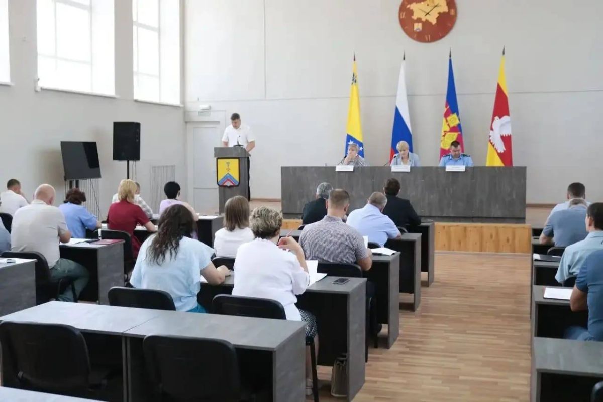 Руководством прокуратуры Гулькевичского района принято участие в заседании очередной четырнадцатой сессии Совета муниципального образования Гулькевичский район