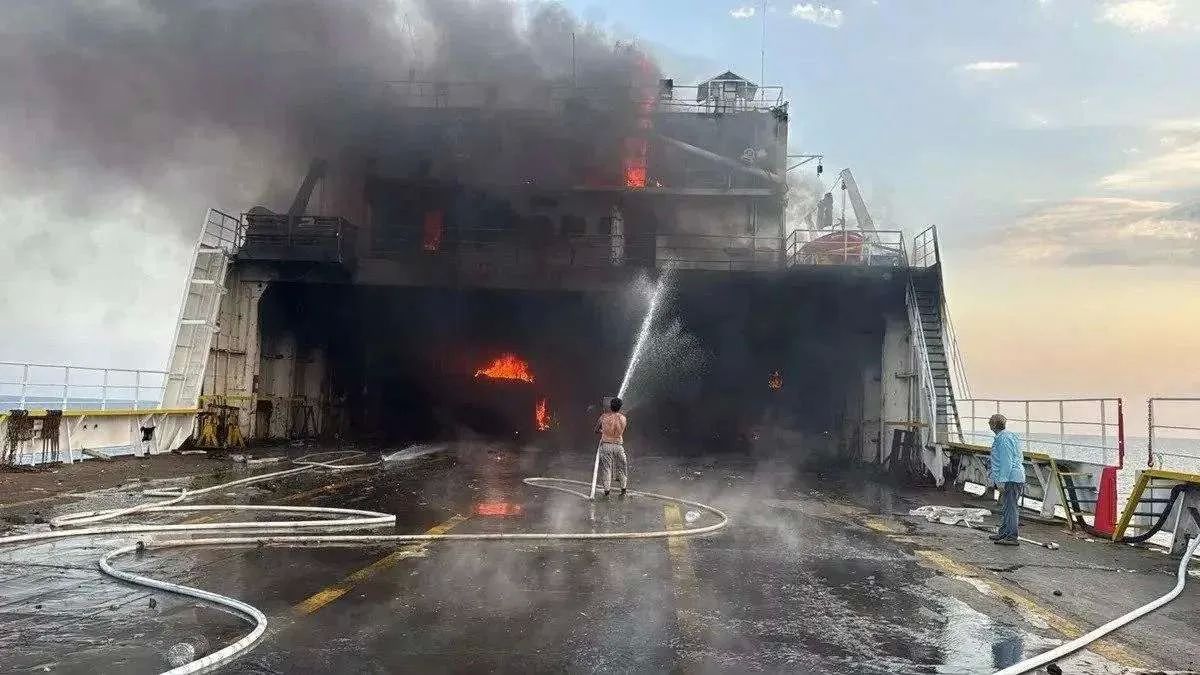 Владимир Аватков: Вчера вечером Украина атаковала турецкое судно в Чёрном море – Ro-Ro "NADHEZNA" следовало из Самсуна в Новороссийск с овощами для России