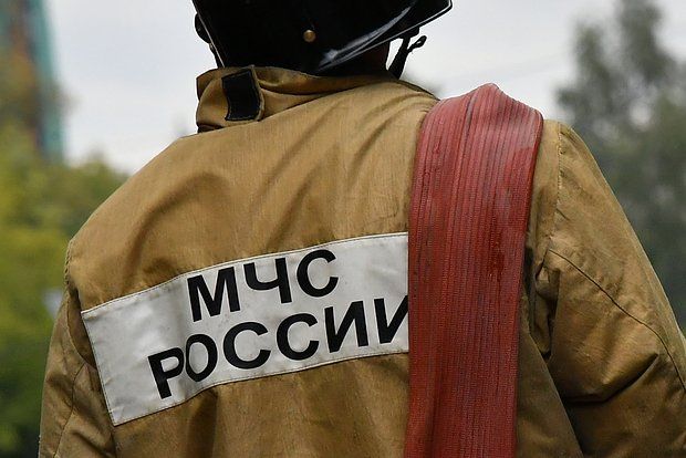 Под Анапой трехэтажный частный дом загорелся в результате падения обломков БПЛА