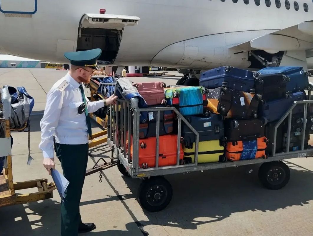 Свыше 535 тысяч пассажиров прошли таможенный контроль в аэропорту Сочи