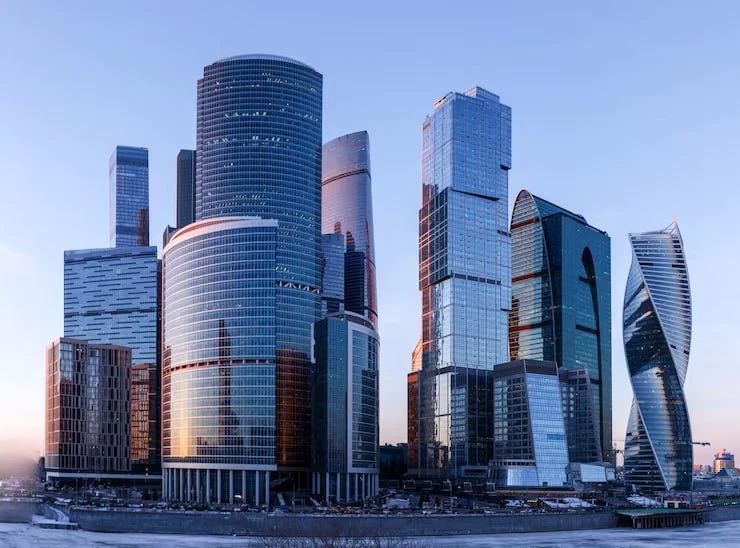 Более 20 криптотемщиков задержали в «Москва-Сити» за помощь киевским колл-центрам
