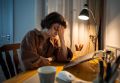 Перед дождем раскалывается голова? Невролог объяснила связь мигрени с погодой