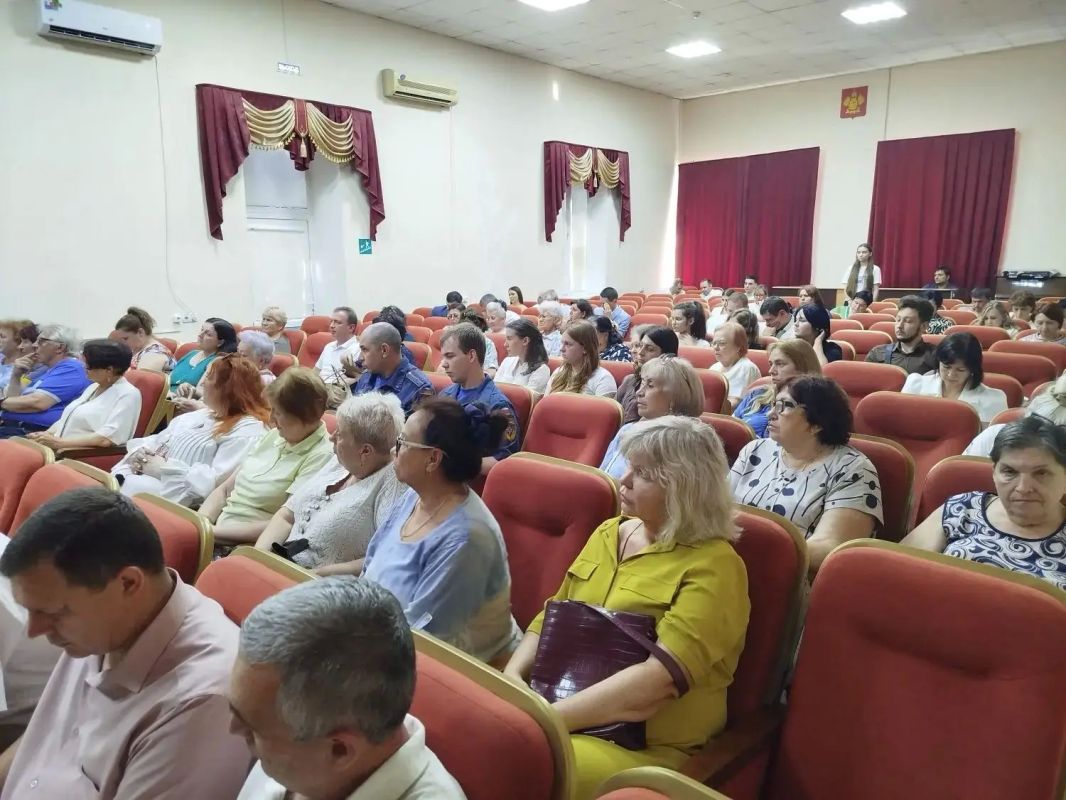 ВСТРЕЧА ГЛАВЫ АРМАВИРА И ДЕПУТАТОВ АРМАВИРСКОЙ ГОРОДСКОЙ ДУМЫ С ЖИТЕЛЯМИ ГОРОДА