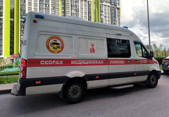 В Новороссийске мать и брат погибшего при атаке БПЛА мальчика тяжело ранены. Число пострадавших выросло до 19