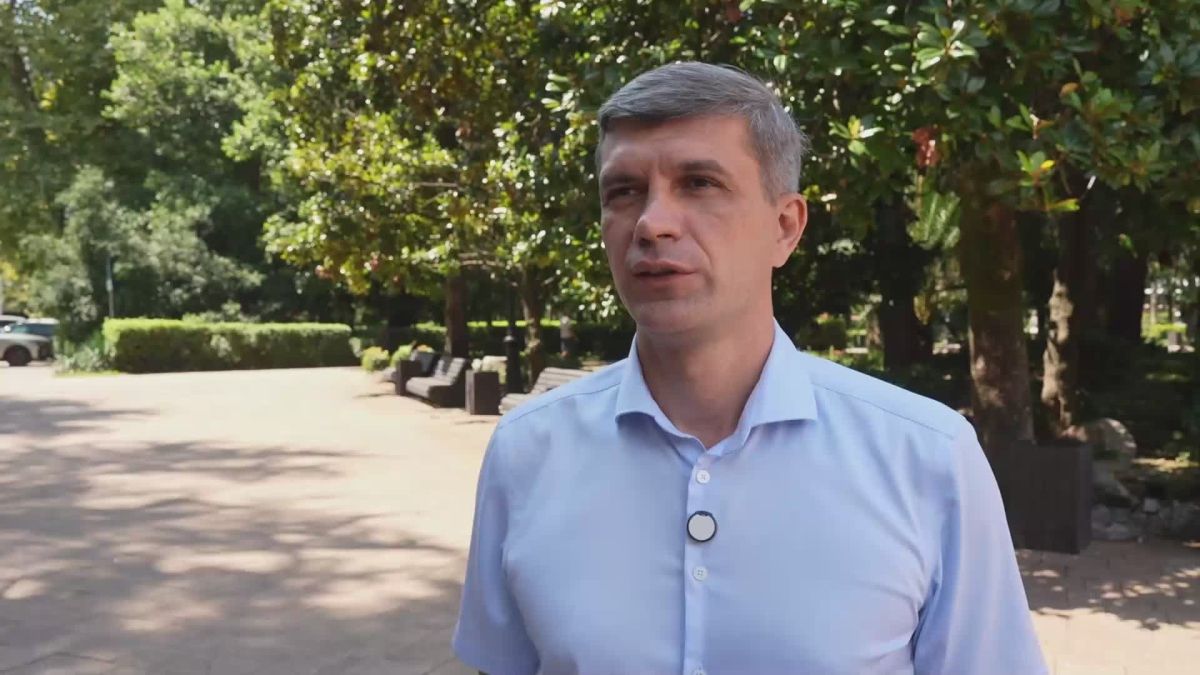 Заместитель главы Сочи Вячеслав Бауэр рассказал о предпринимаемых мерах на городских АЗС и работе горячей линии