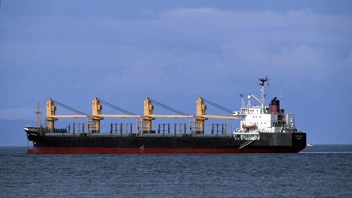 Bloomberg: греческий танкер атаковали в Черном море