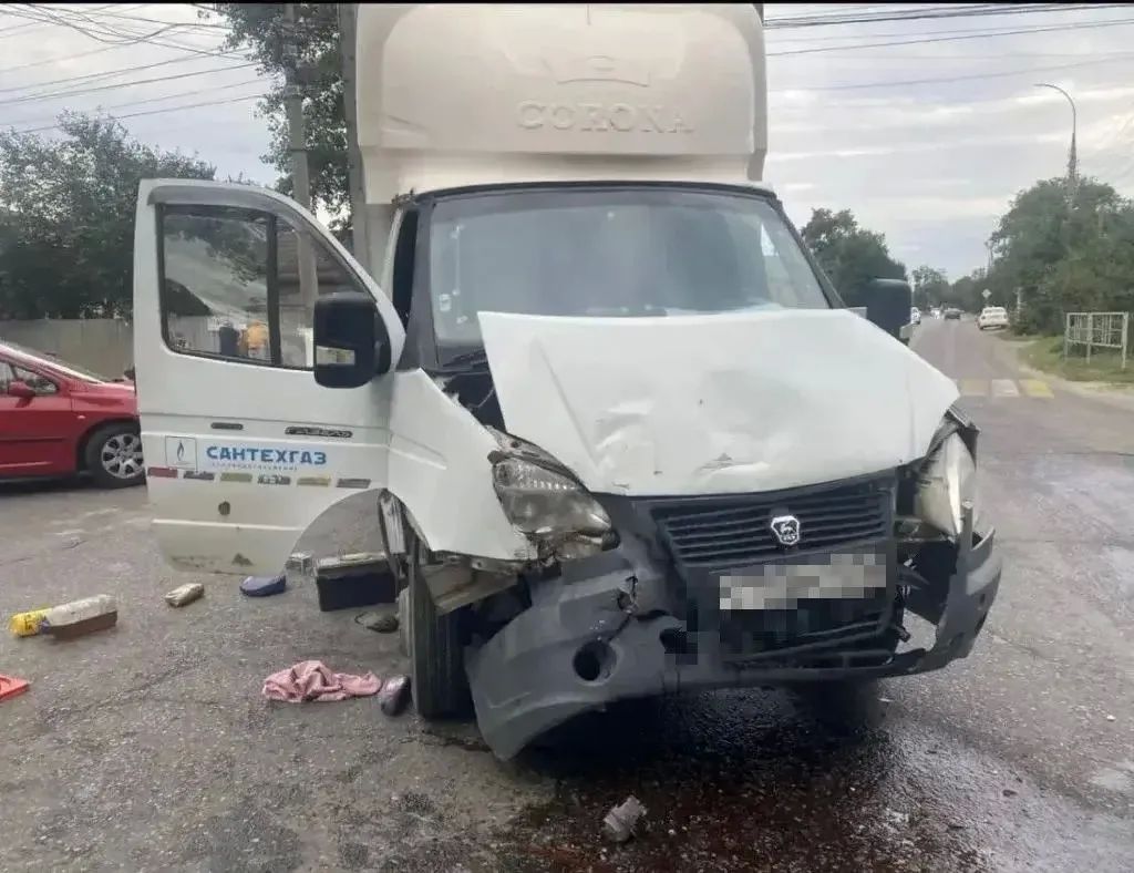 В аварии с каретой скорой помощи пострадали пять человек