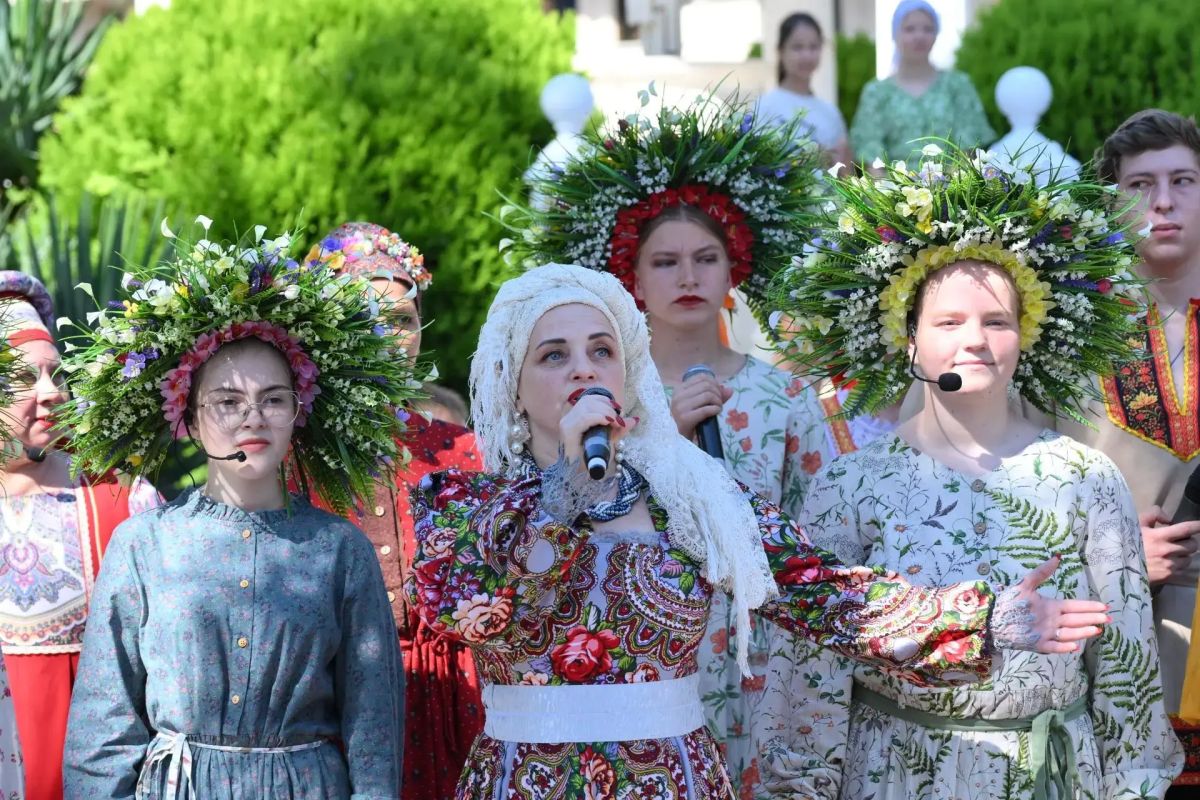 В Год единства народов России традиционные празднования Медового и Яблочного Спаса в Сочи стали ярким символом преемственности культуры и общности духовных ценностей