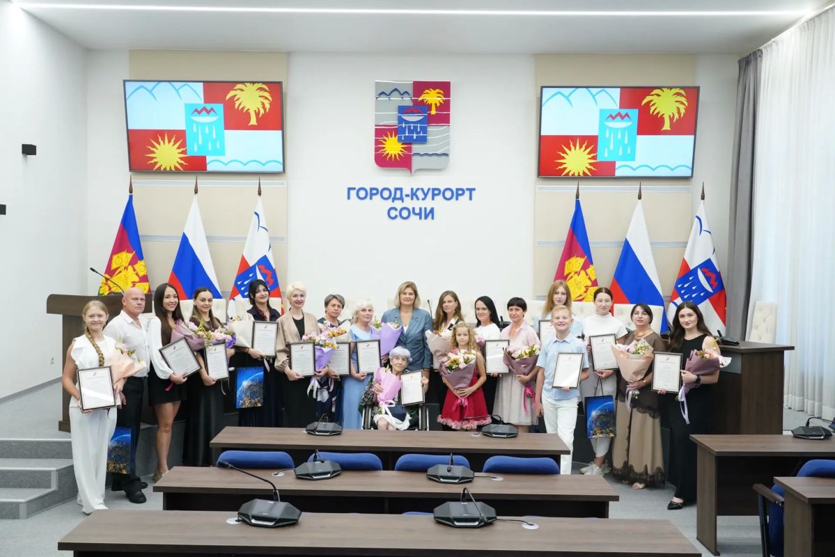В Сочи подвели итоги ежегодного городского конкурса «Гордо реет флаг державный»