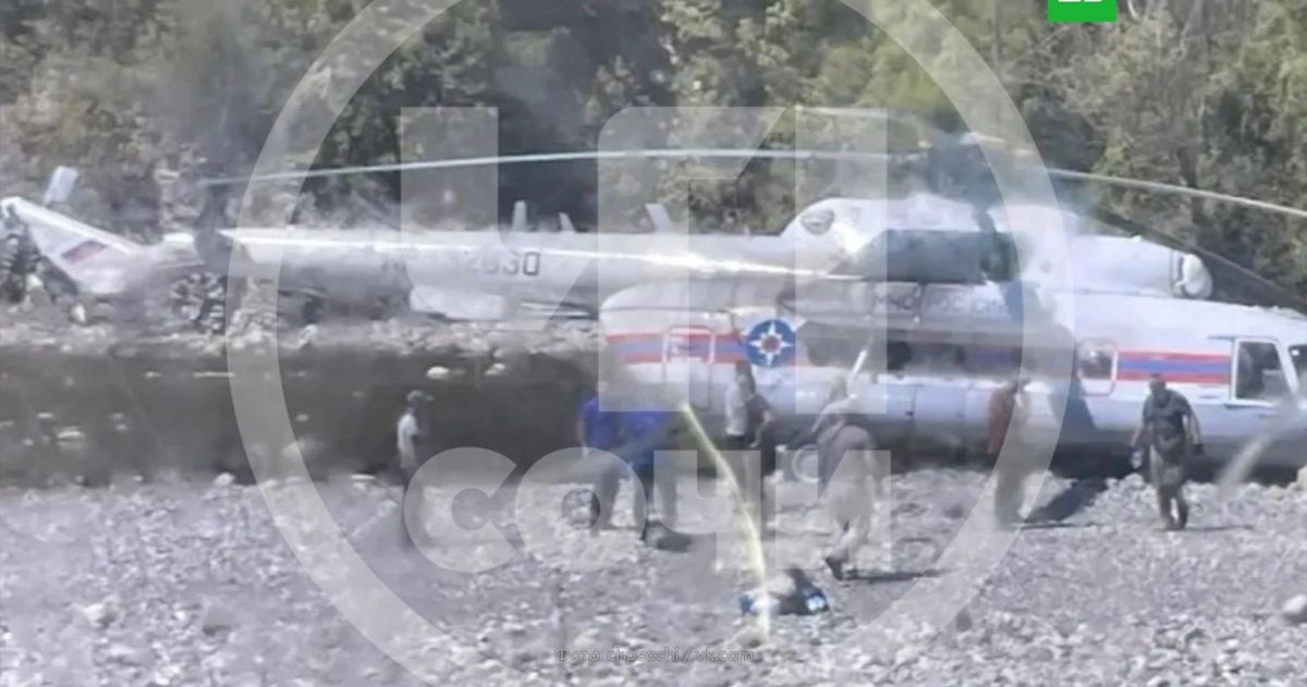 Вертолет совершил аварийную посадку в Сочи