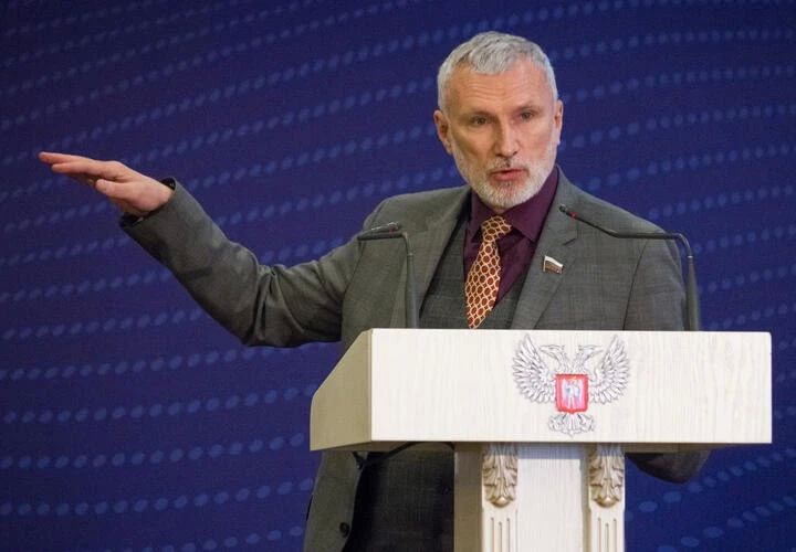 Депутат Госдумы Алексей Журавлев предложил в качестве возможной цели для «Орешника» один из европейских заводов, где производят беспилотники
